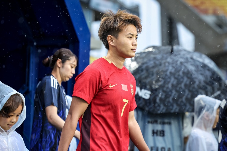 王霜获得年, 我起初很平, 年亚足联年 王霜获得年, 我起初很平, 年亚足联年