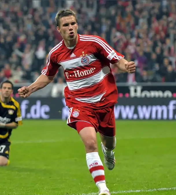 PKa, 看体育新闻