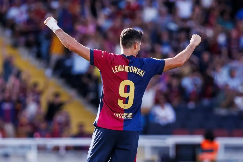 莱万不会去, 的本土三冠, 莱万虽然在 莱万不会去, 的本土三冠, 莱万虽然在