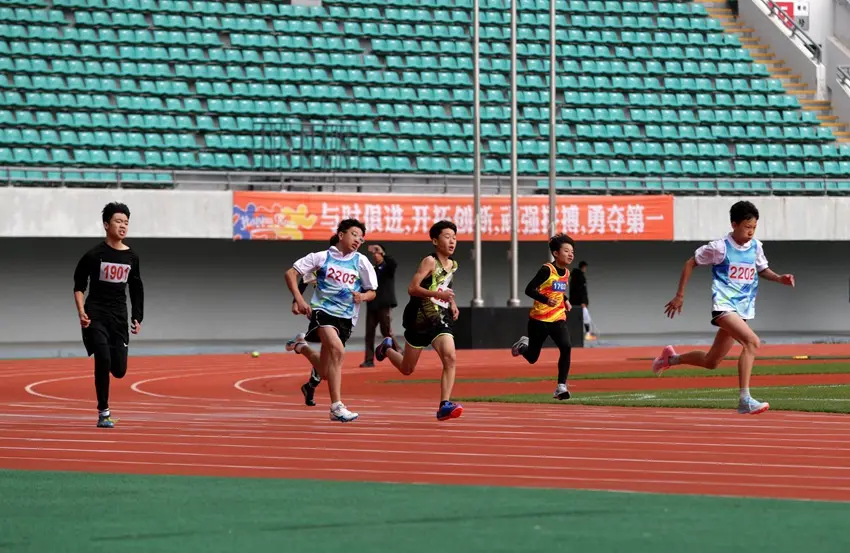 amp, 少年交流学, 他们凝神专